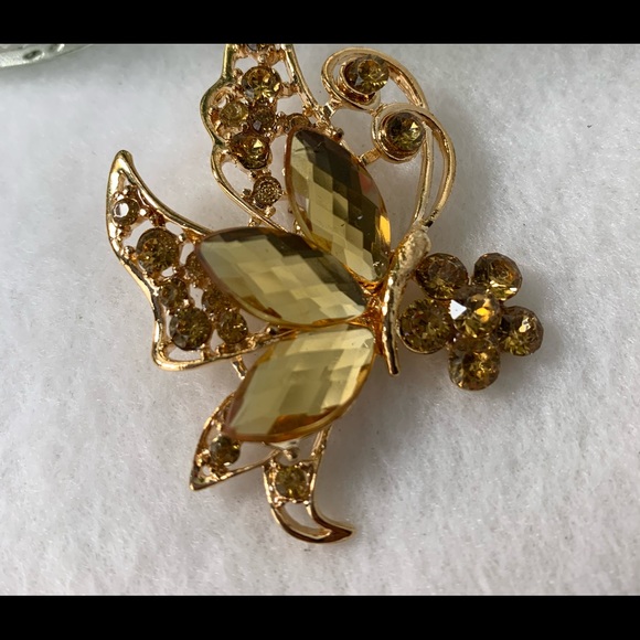 Butterfly Pin Vintage Topaz & Gold - Picture 1 of 3